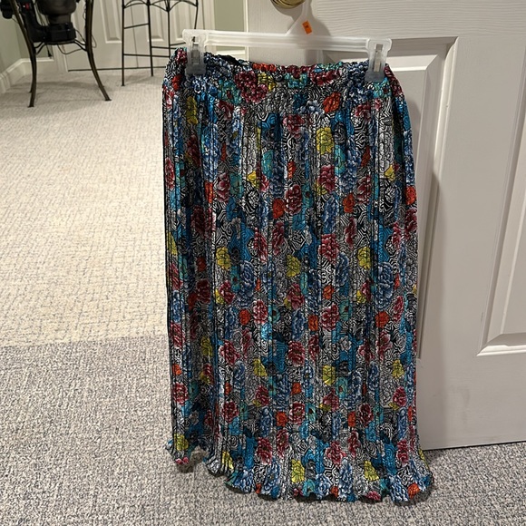 Diane Freis 2 piece skirt set - Picture 3 of 7